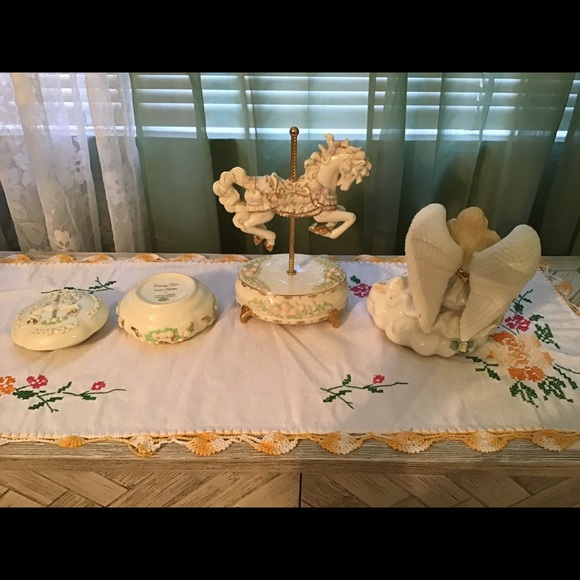 Set of Vintage Fine Porcelain Musicals - Picture 5 of 9